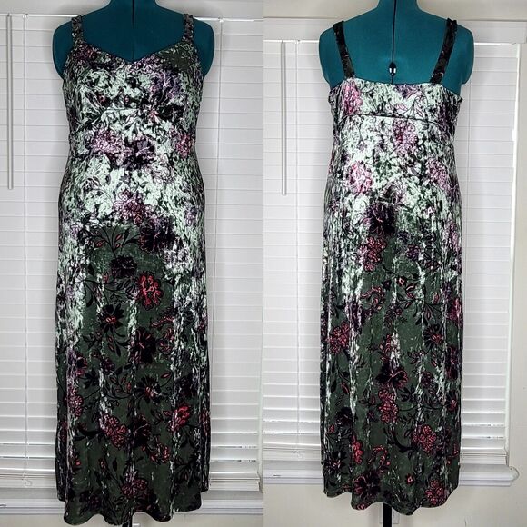 Jessica Simpson Dresses & Skirts - Jessica Simpson Crushed Velvet Floral Garden Fairy Bloomcore‎ Midi Dress M NWT